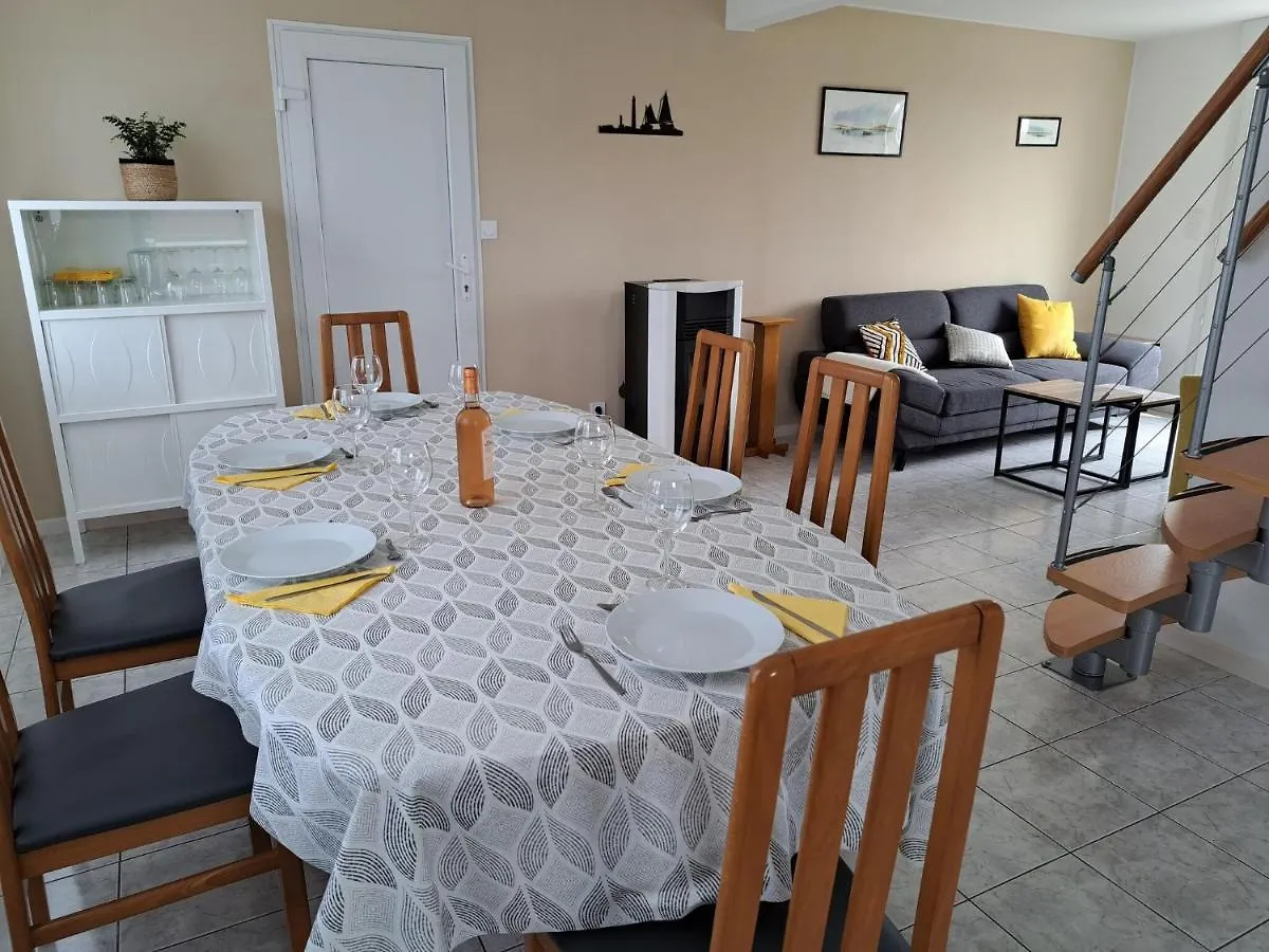 Comfortable Holiday Home Near The Beach Plouguerneau