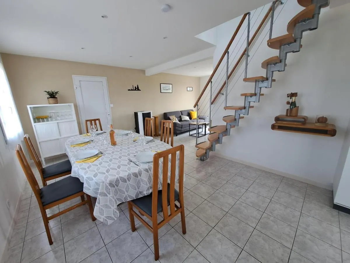 Comfortable Holiday Home Near The Beach Plouguerneau France