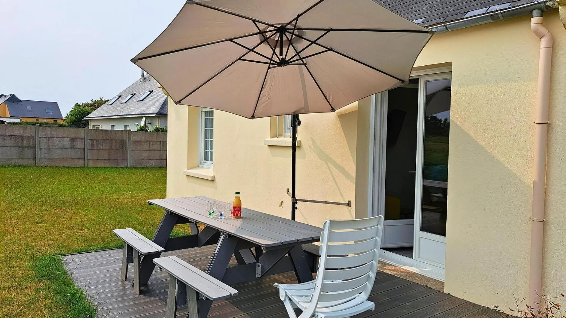 Comfortable Holiday Home Near The Beach Plouguerneau France